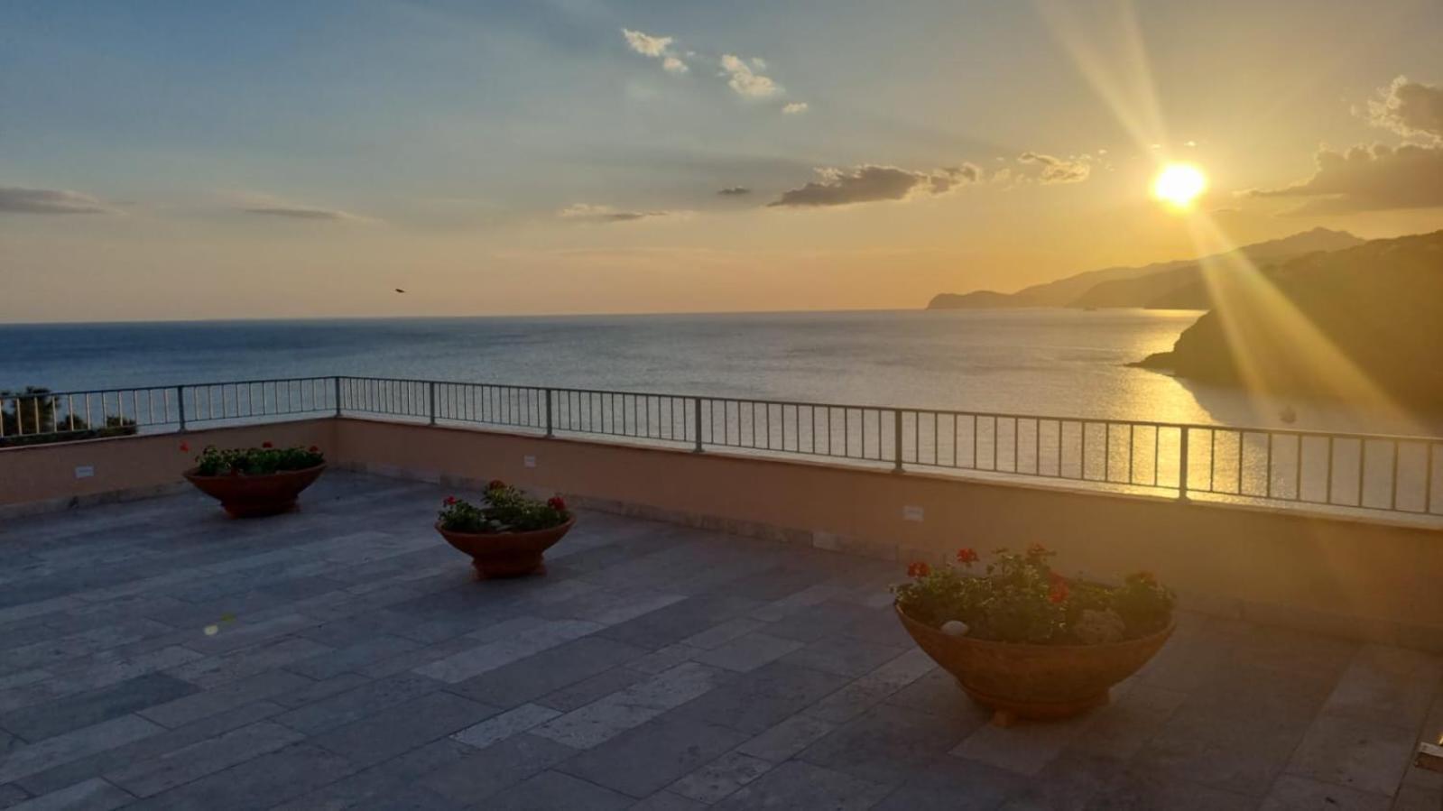 Rosa Dei Venti Apartment Каполивери Екстериор снимка